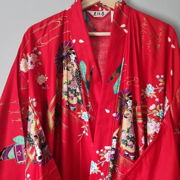 JUGUEMM Kimono Red Patterned Winged Sleeves Made in Japan Size Large - Picture 3 of 15
